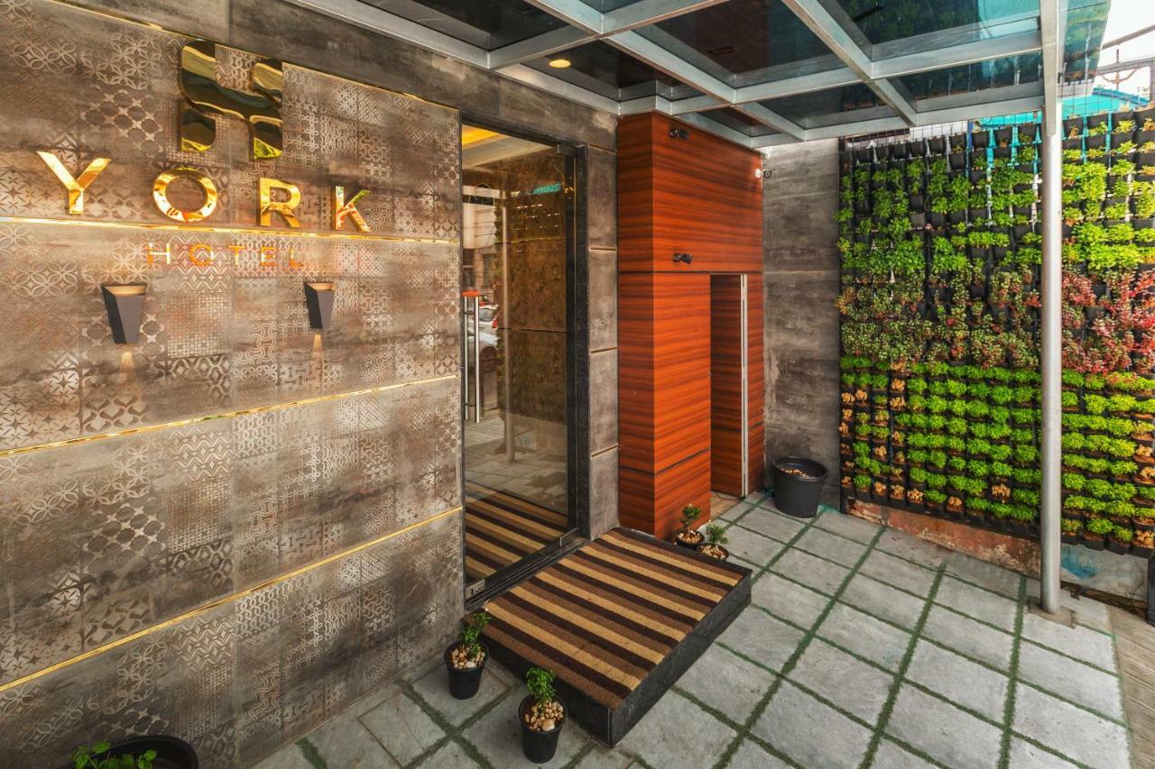 York Hotel Kochi Exteriör bild